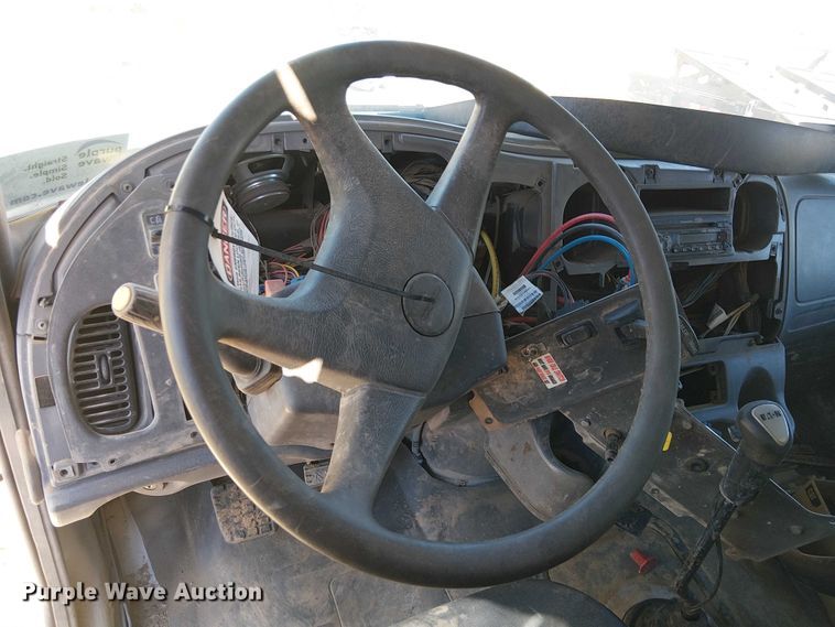 image for item EE5237 2006 Freightliner Business Class M2 water truck