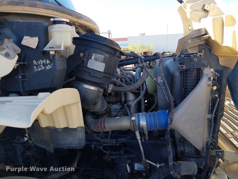 image for item EE5237 2006 Freightliner Business Class M2 water truck