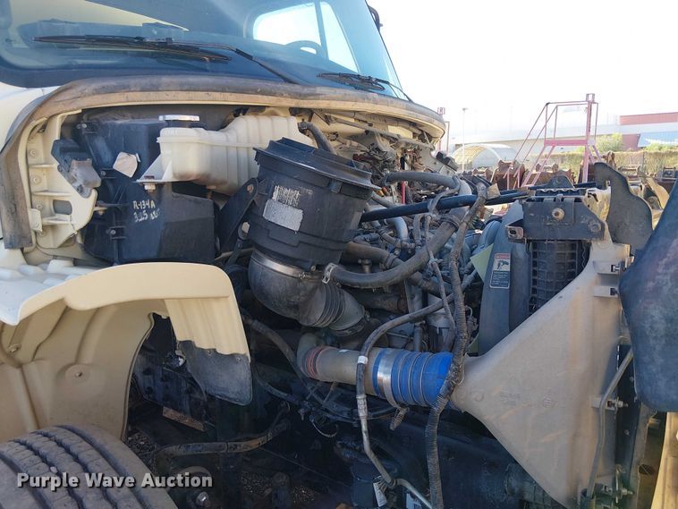 image for item EE5237 2006 Freightliner Business Class M2 water truck