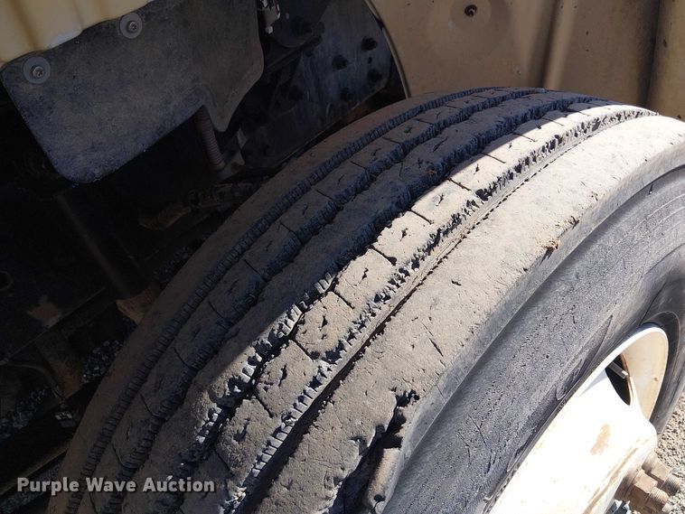 image for item EE5237 2006 Freightliner Business Class M2 water truck