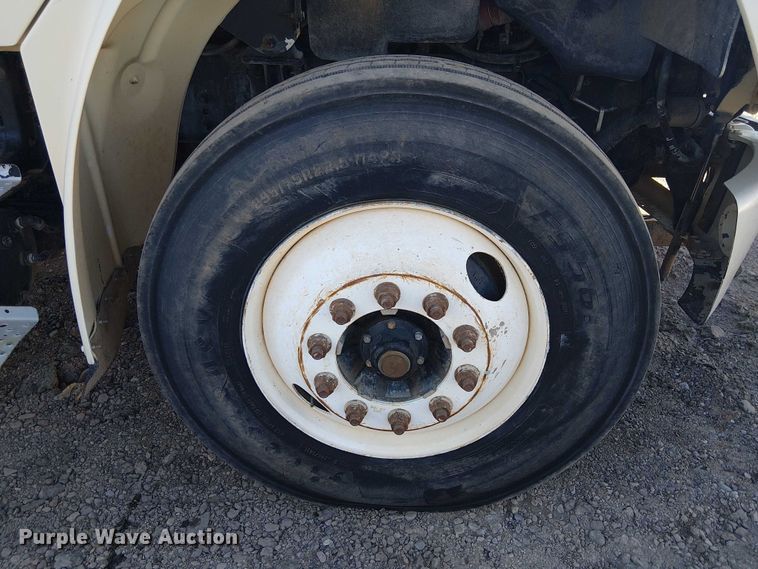 image for item EE5237 2006 Freightliner Business Class M2 water truck