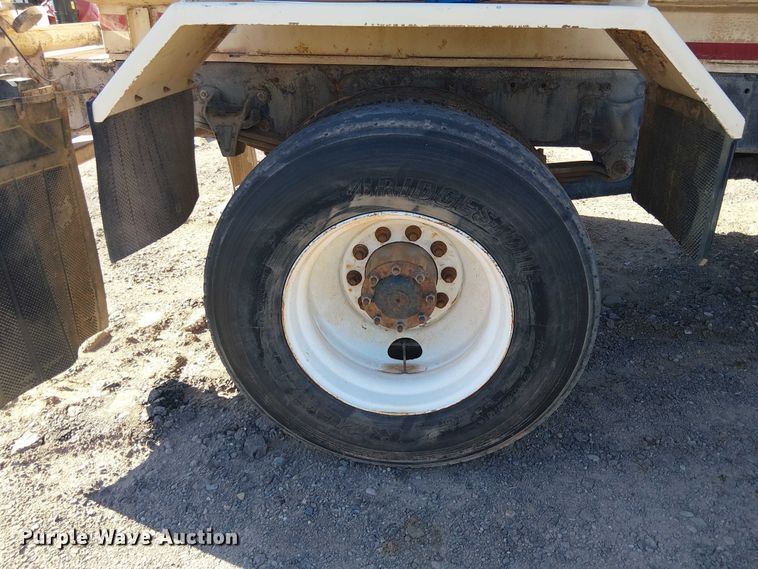 image for item EE5237 2006 Freightliner Business Class M2 water truck