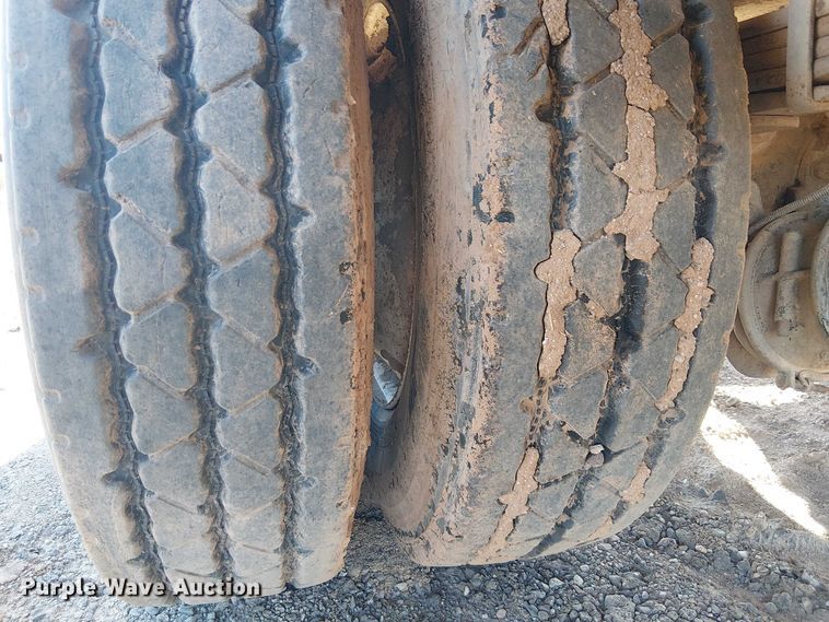 image for item EE5237 2006 Freightliner Business Class M2 water truck