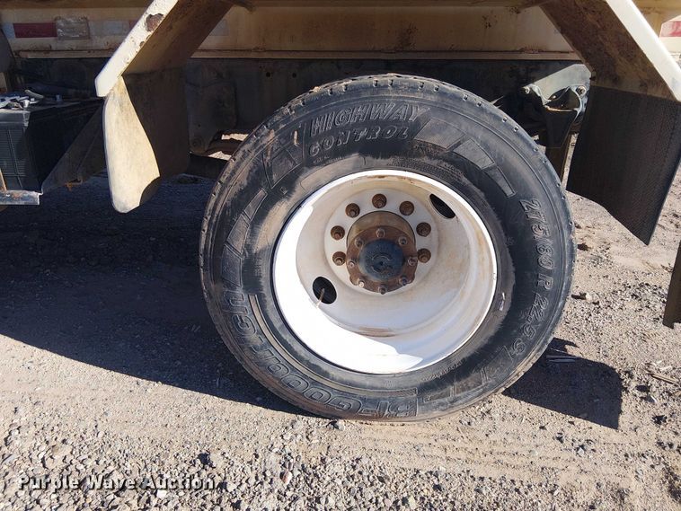 image for item EE5237 2006 Freightliner Business Class M2 water truck