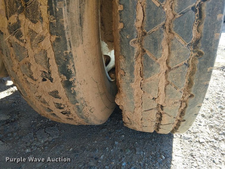 image for item EE5237 2006 Freightliner Business Class M2 water truck