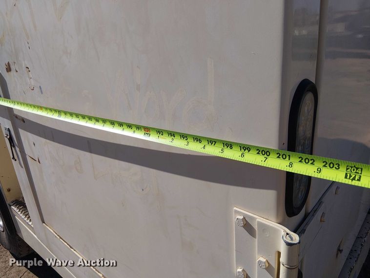 image for item EE5238 1993 International 8100 fuel / lube truck