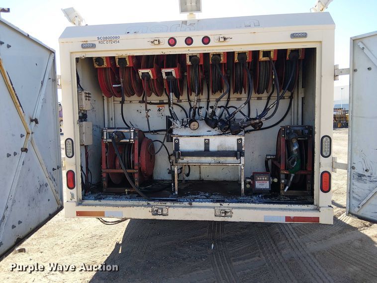 image for item EE5238 1993 International 8100 fuel / lube truck