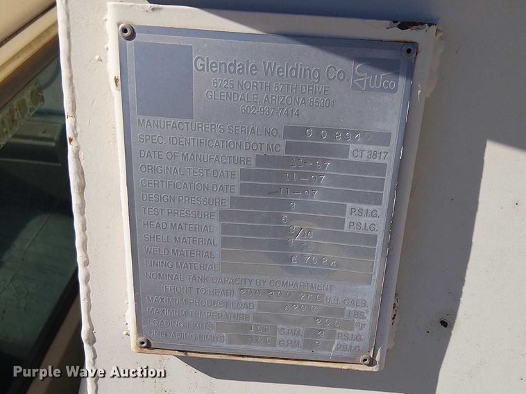 image for item EE5238 1993 International 8100 fuel / lube truck