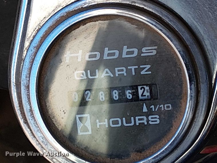 image for item EE5238 1993 International 8100 fuel / lube truck