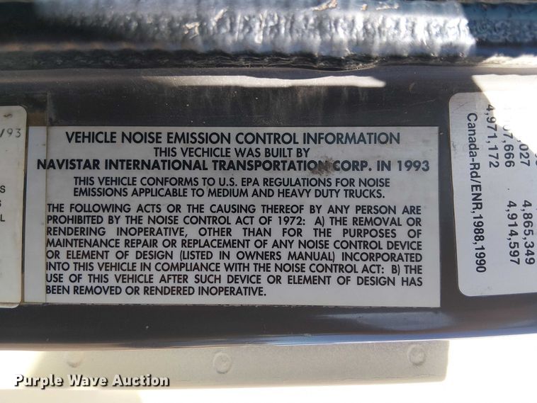 image for item EE5238 1993 International 8100 fuel / lube truck