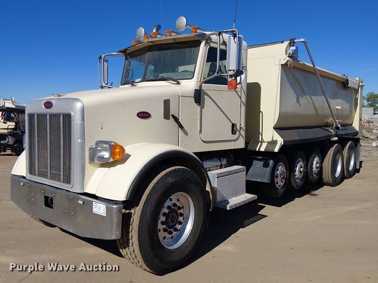 image for item EE5239 2006 Peterbilt 357 dump truck