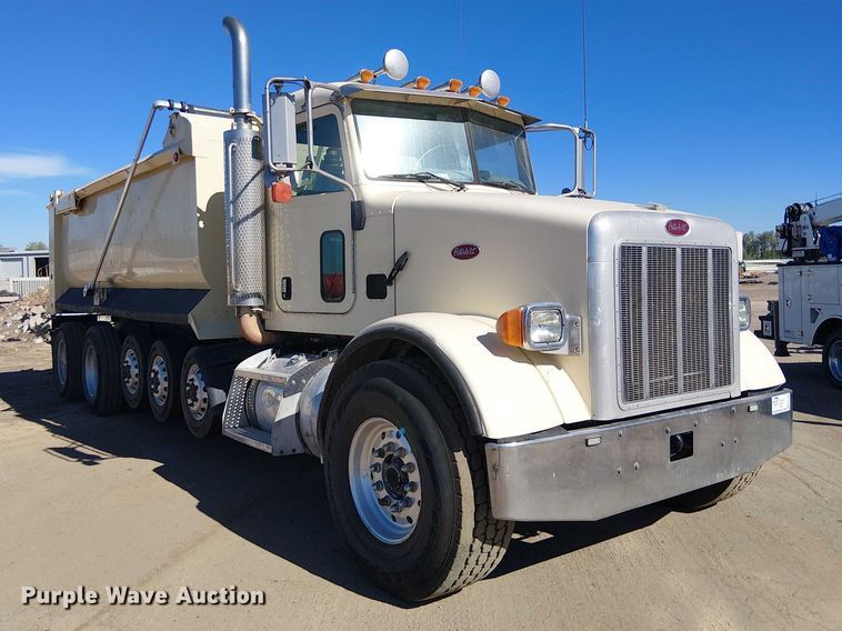 image for item EE5239 2006 Peterbilt 357 dump truck
