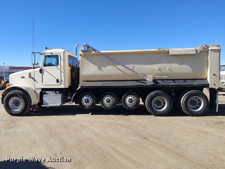 image for item EE5239 2006 Peterbilt 357 dump truck