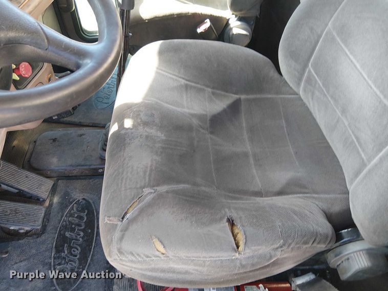 image for item EE5239 2006 Peterbilt 357 dump truck