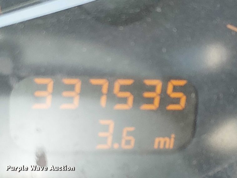 image for item EE5239 2006 Peterbilt 357 dump truck