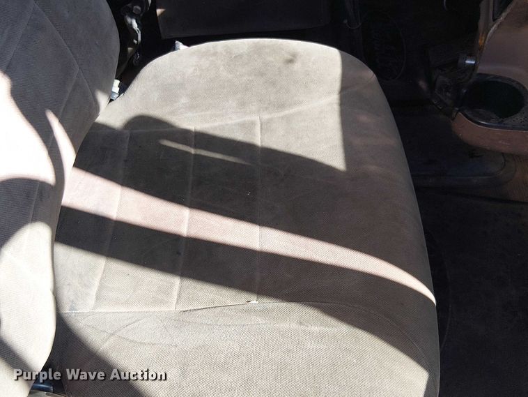 image for item EE5239 2006 Peterbilt 357 dump truck