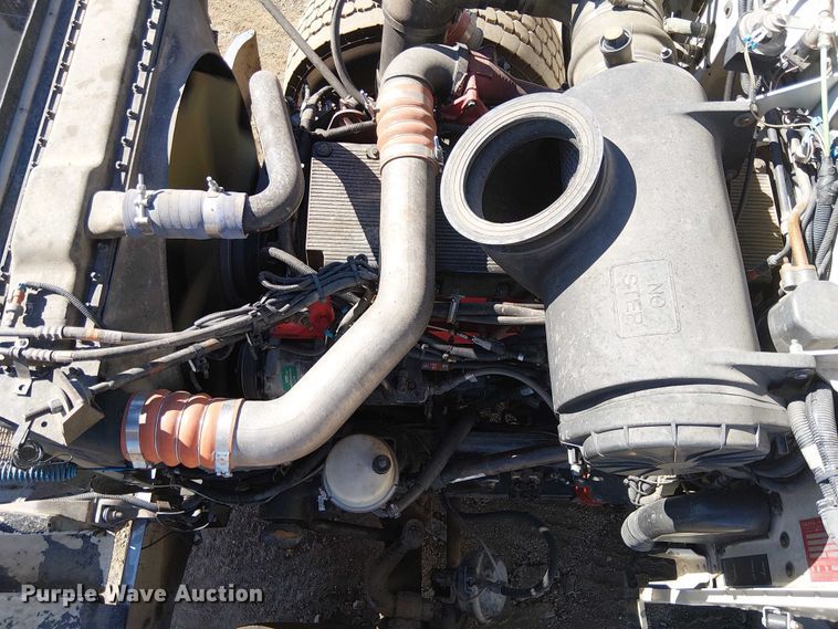 image for item EE5239 2006 Peterbilt 357 dump truck