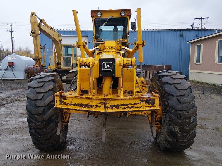 image for item EE5246 1984 John Deere 772A motor grader