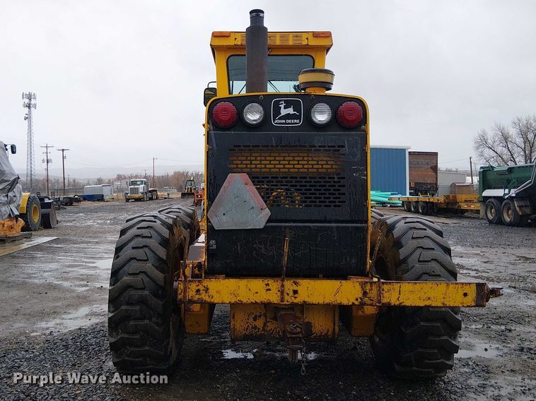 image for item EE5246 1984 John Deere 772A motor grader