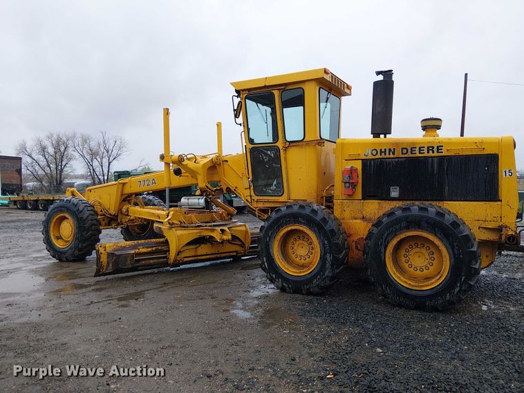 image for item EE5246 1984 John Deere 772A motor grader