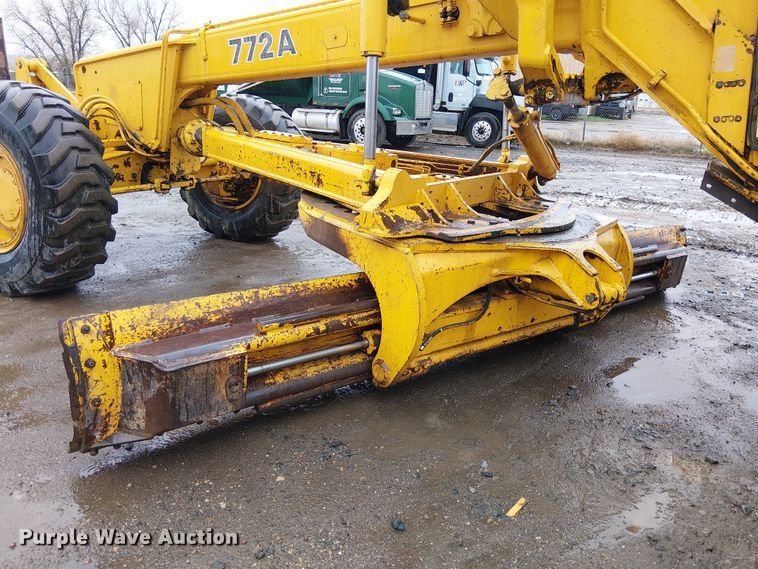 image for item EE5246 1984 John Deere 772A motor grader