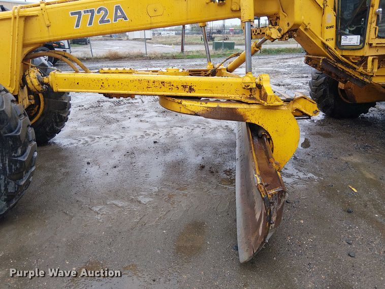 image for item EE5246 1984 John Deere 772A motor grader