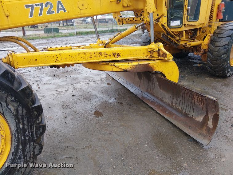 image for item EE5246 1984 John Deere 772A motor grader