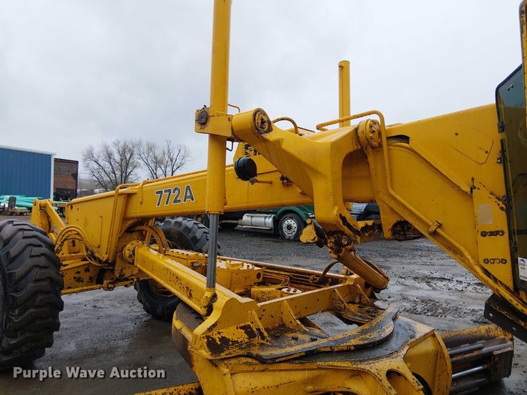 image for item EE5246 1984 John Deere 772A motor grader