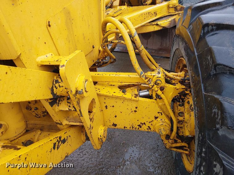 image for item EE5246 1984 John Deere 772A motor grader