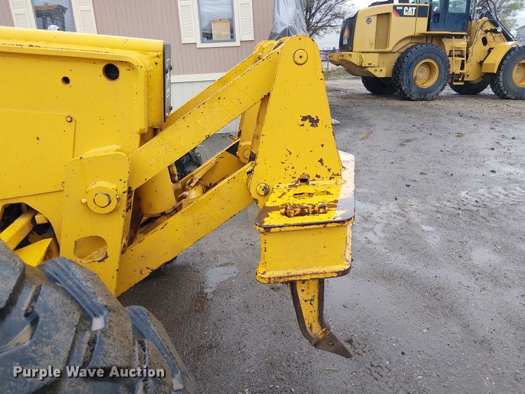 image for item EE5246 1984 John Deere 772A motor grader