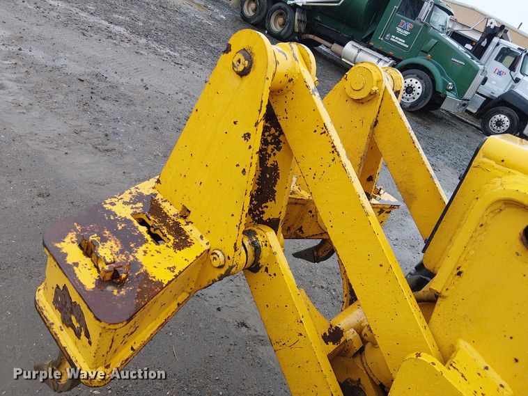 image for item EE5246 1984 John Deere 772A motor grader