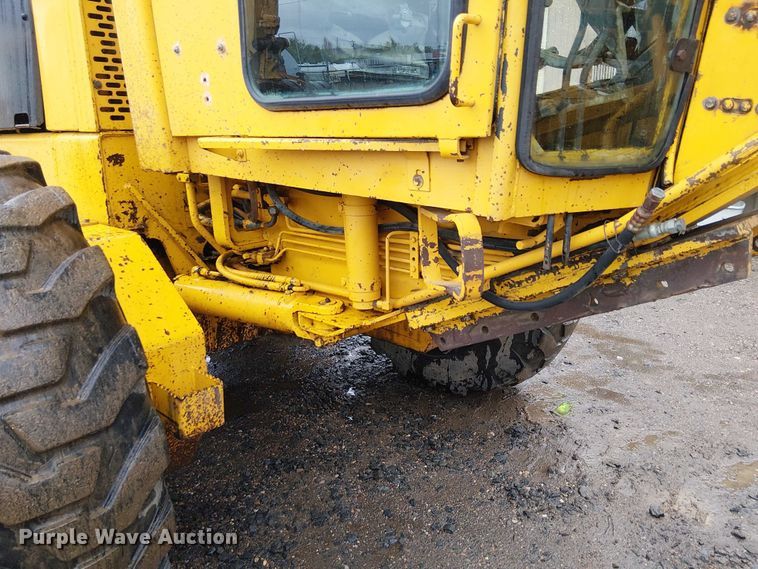 image for item EE5246 1984 John Deere 772A motor grader