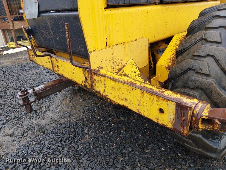 image for item EE5246 1984 John Deere 772A motor grader