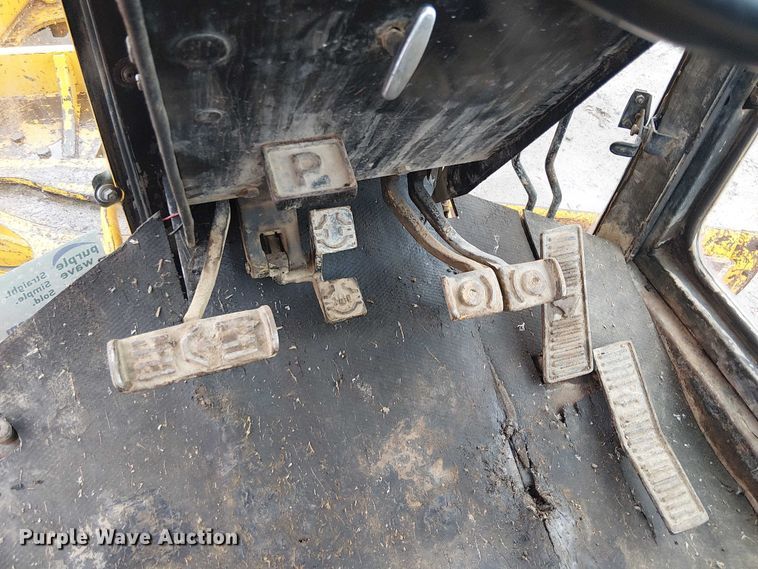 image for item EE5246 1984 John Deere 772A motor grader