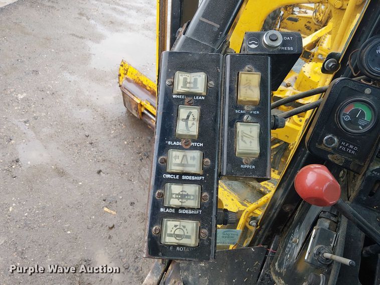 image for item EE5246 1984 John Deere 772A motor grader