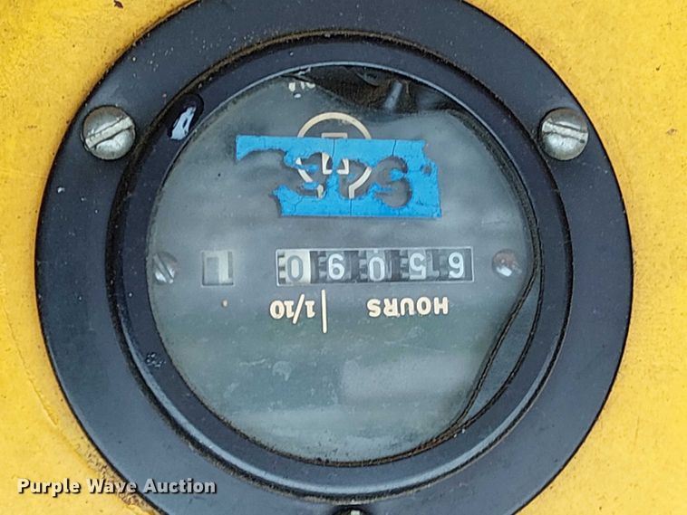 image for item EE5246 1984 John Deere 772A motor grader