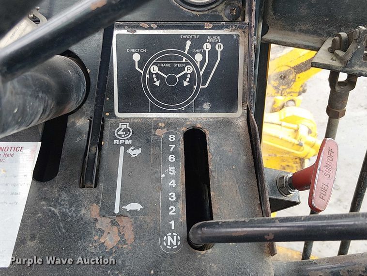 image for item EE5246 1984 John Deere 772A motor grader