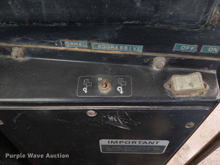 image for item EE5246 1984 John Deere 772A motor grader