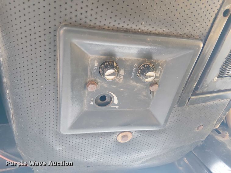 image for item EE5246 1984 John Deere 772A motor grader