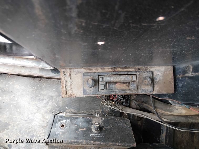 image for item EE5246 1984 John Deere 772A motor grader