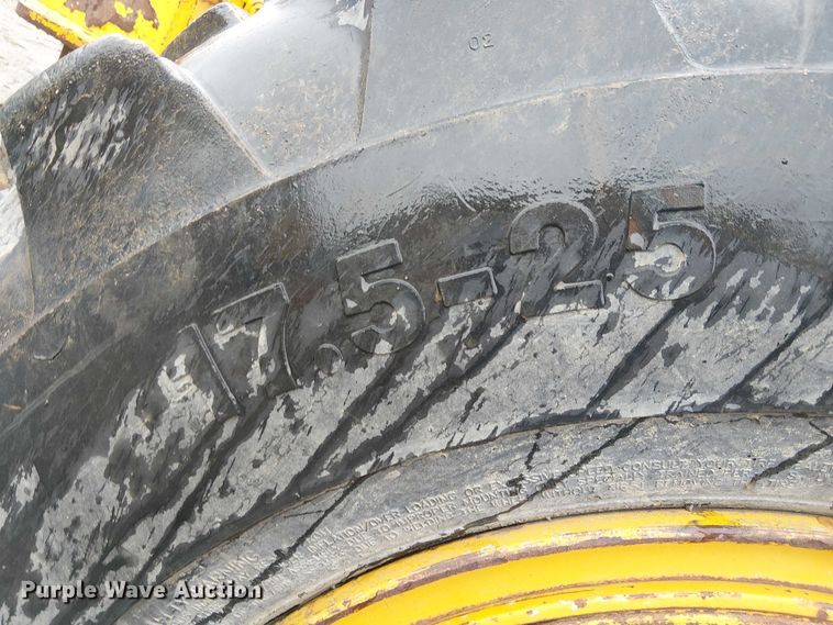 image for item EE5246 1984 John Deere 772A motor grader