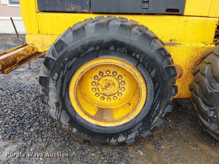 image for item EE5246 1984 John Deere 772A motor grader