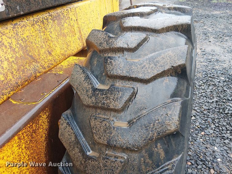 image for item EE5246 1984 John Deere 772A motor grader