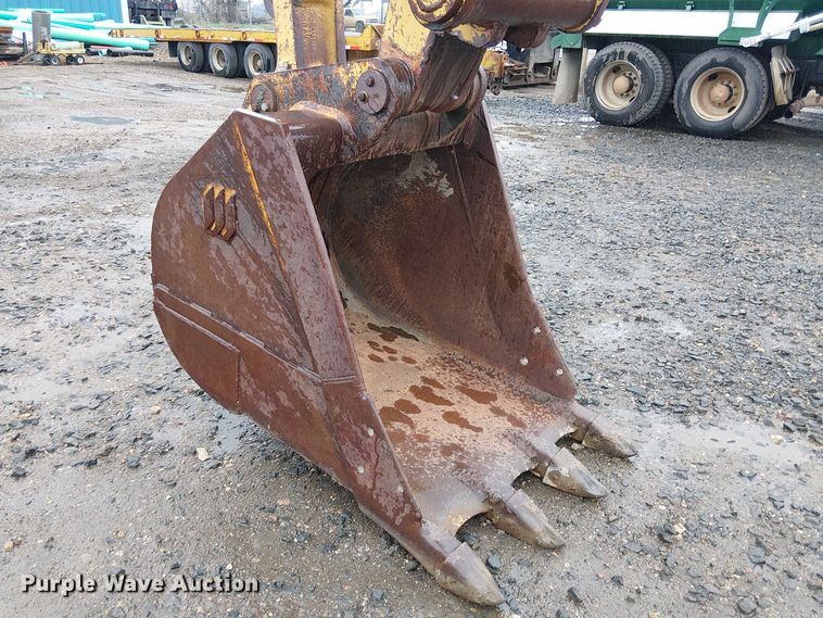 image for item EE5247 1988 Caterpillar 215 C excavator