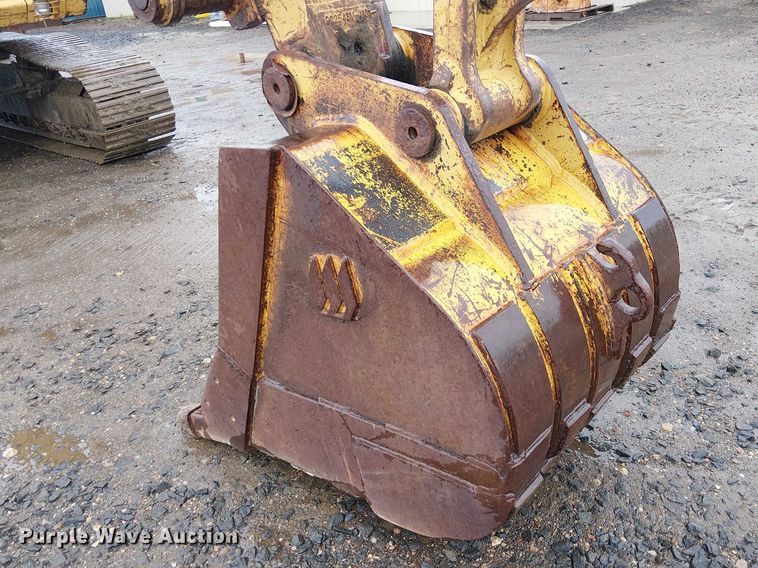 image for item EE5247 1988 Caterpillar 215 C excavator