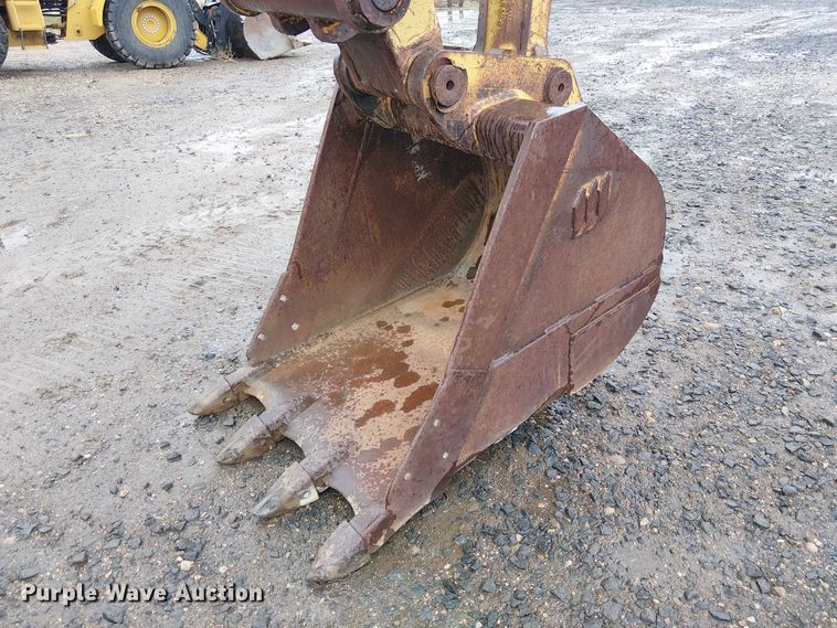image for item EE5247 1988 Caterpillar 215 C excavator