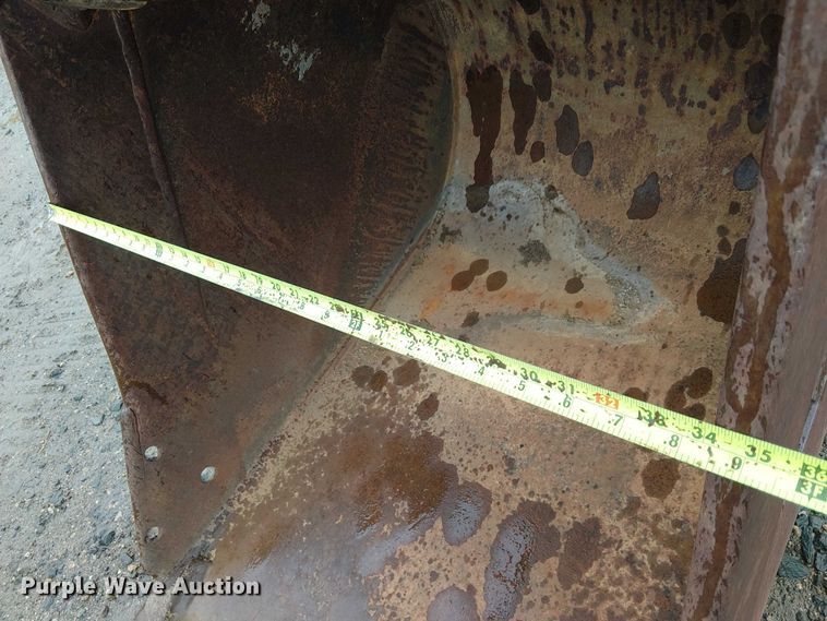 image for item EE5247 1988 Caterpillar 215 C excavator