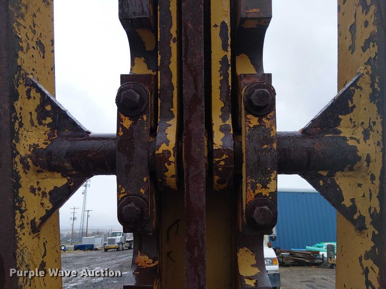 image for item EE5247 1988 Caterpillar 215 C excavator