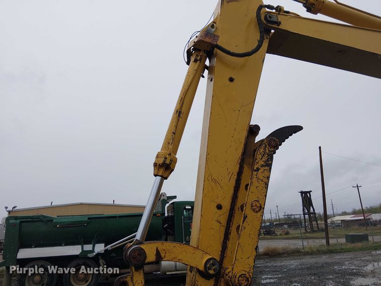 image for item EE5247 1988 Caterpillar 215 C excavator
