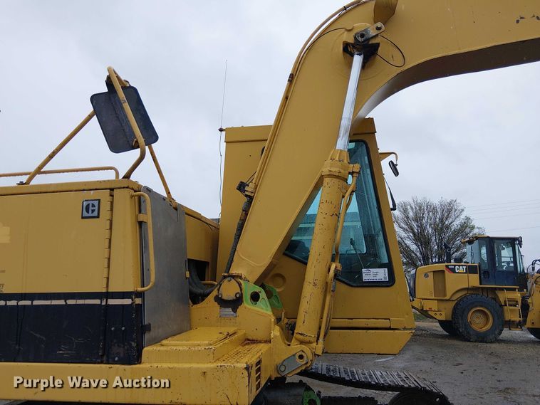 image for item EE5247 1988 Caterpillar 215 C excavator